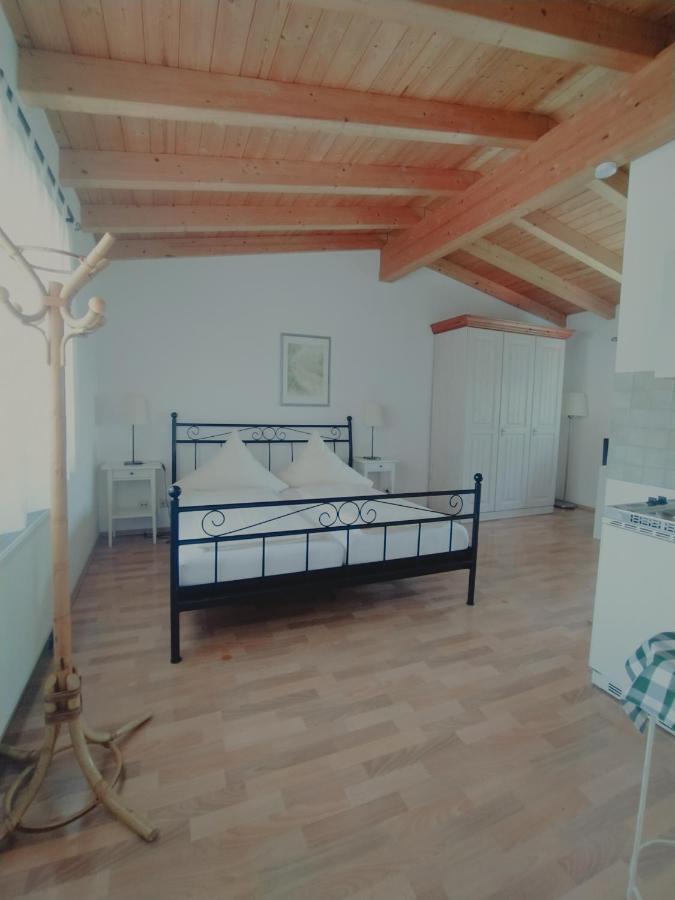 Dorfschaenke Deggendorf Hotel & Apartmenthaus Quarto foto