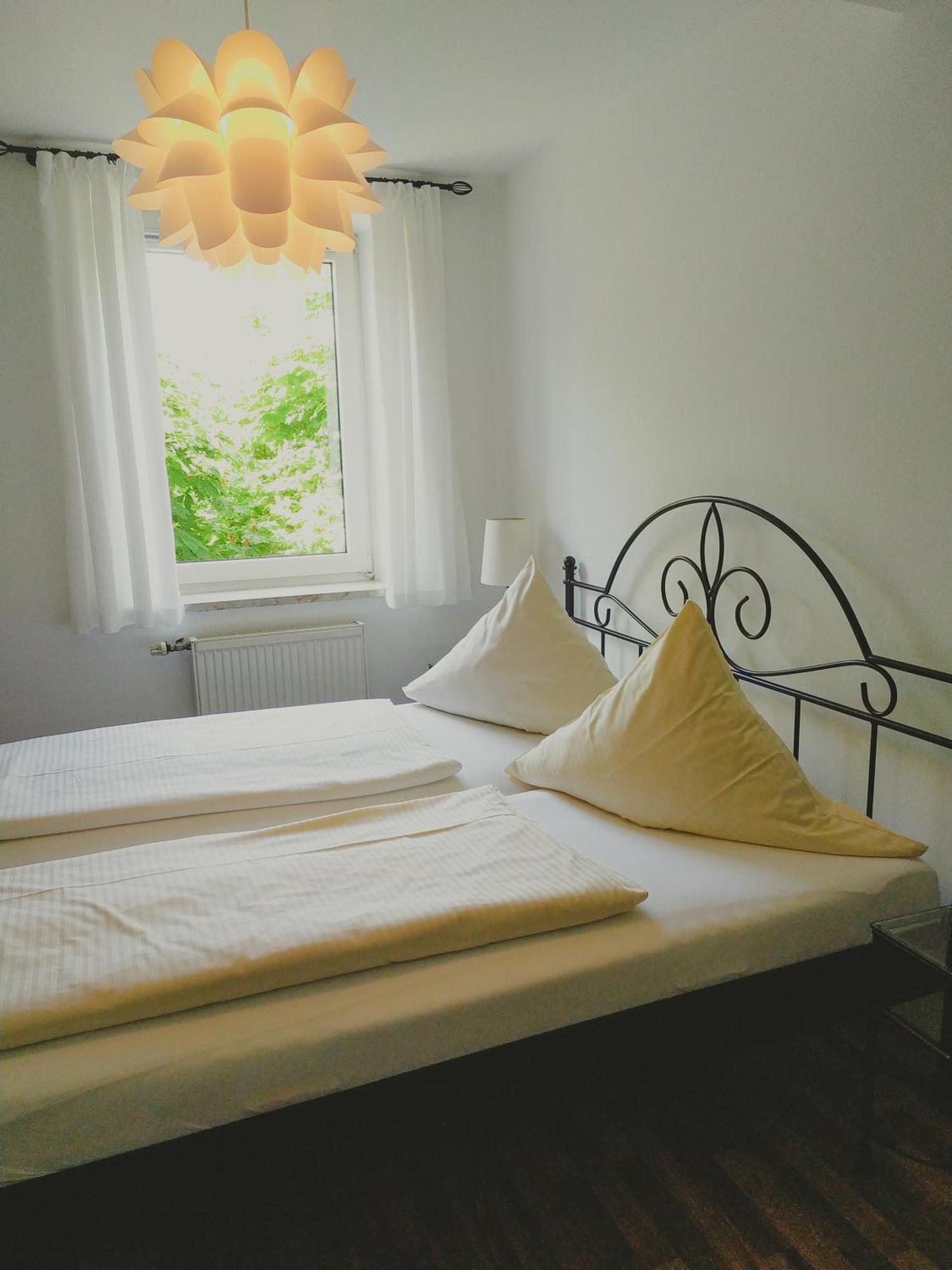 Dorfschaenke Deggendorf Hotel & Apartmenthaus Quarto foto